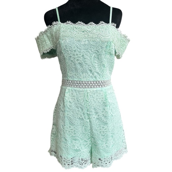 Francesca’s Mint Green Off Shoulder Lace Lined Shorts Romper Women’s Medium - Picture 1 of 9